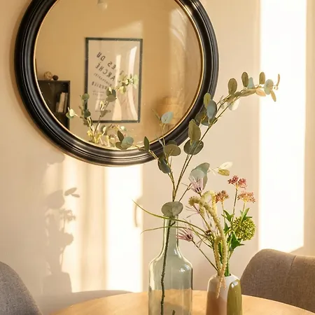 Apartment Refined Urban Stay,heart Of The